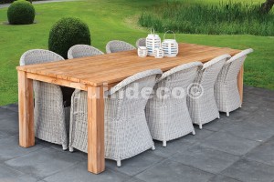 Tafel rustiek 300x100cm en stoelen Benevento